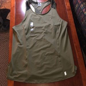 NWT Second Skin workout tank size XL